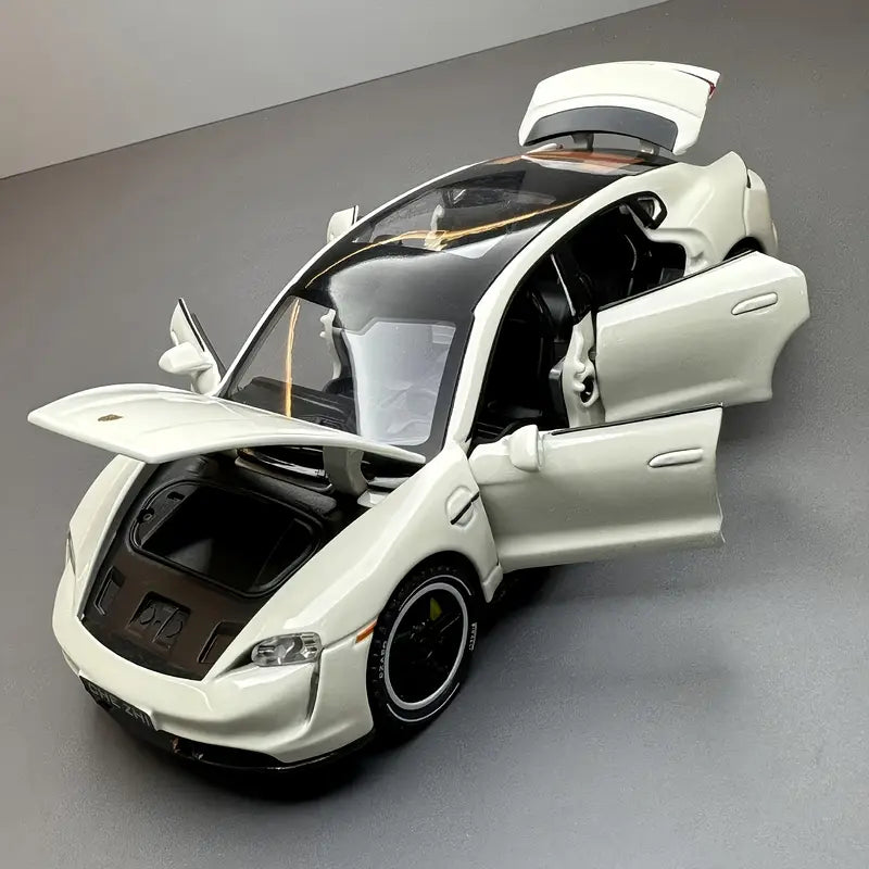 1:32 scale white Porsche luxury sports car model with black accents and realistic detailing.