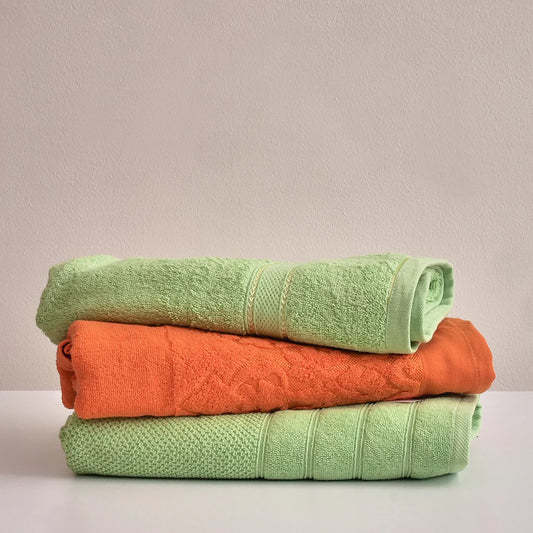 WELSPUN Quick Dry Bath Towel 100% Cotton Soft, Fluffy &amp; Super Absorbent for Men, Women &amp; Kids 375 GSM 1 Extra Large Bath Towel Solid