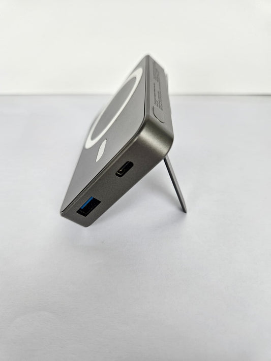  5,000mAh wireless power bank featuring a sleek, compact design, allowing for convenient charging of devices without cables, ideal for on-the-go use. #WirelessCharging #PortablePower #TechEssentials #TravelGadgets #GadgetGoals