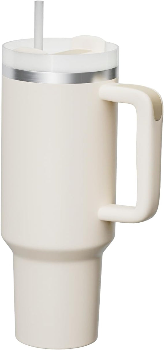 A 40 oz insulated stainless steel travel mug with a handle, lid, and straw cover, perfect for keeping drinks hot or cold on the go. #TravelMug #InsulatedTumbler #StainlessSteel